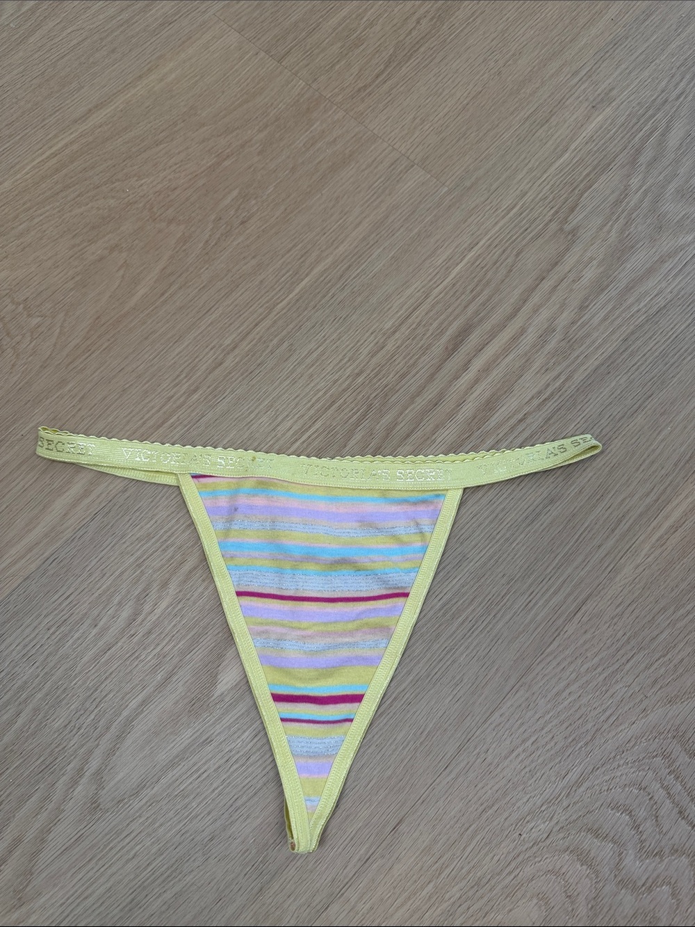 2005 Y2K Vintage Victoria’s Secret Low Rise V String Thong Panty M